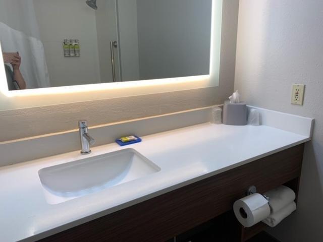Holiday Inn Express Adrian By Ihg Dış mekan fotoğraf